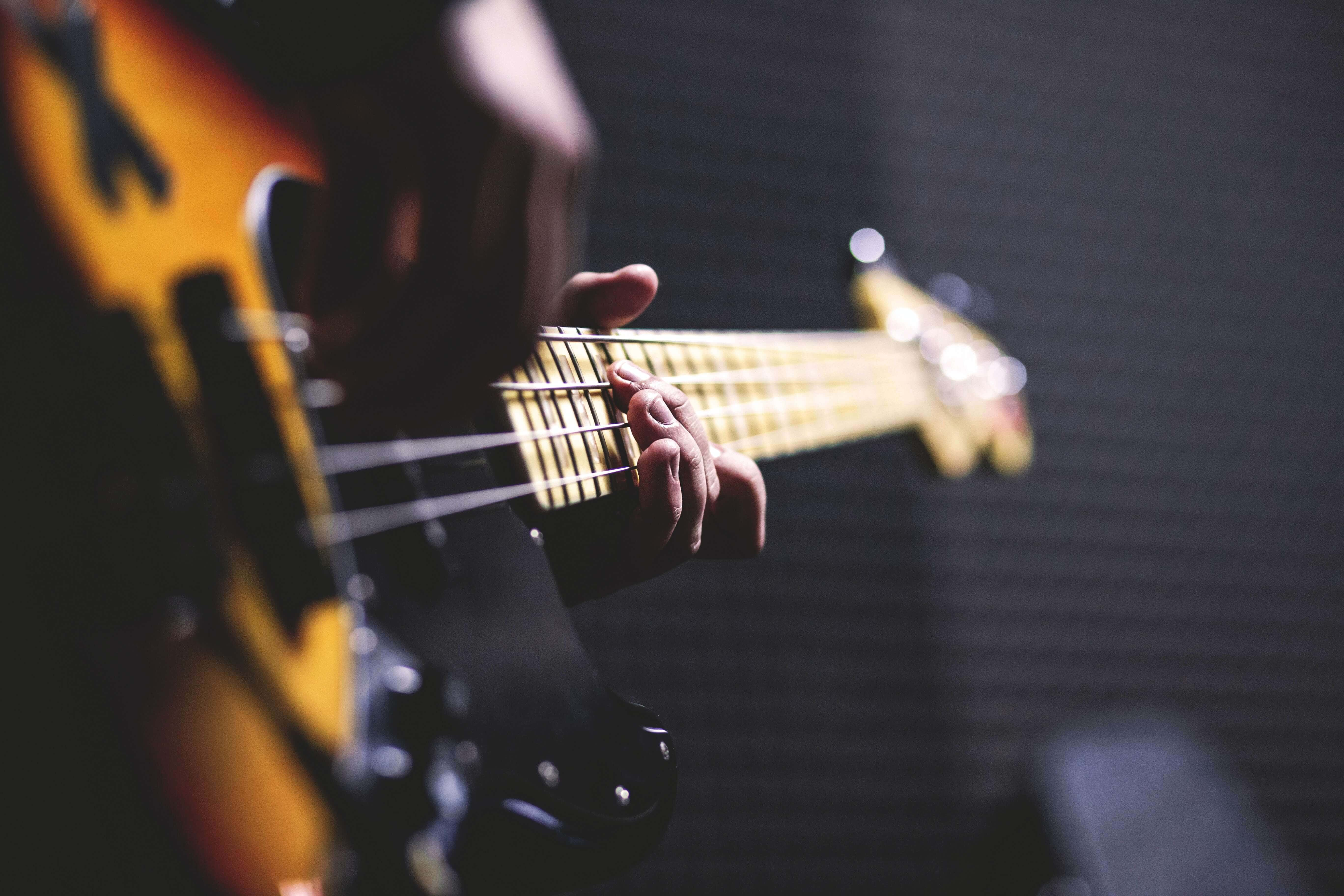 Learn Designing and shaping Bass sounds